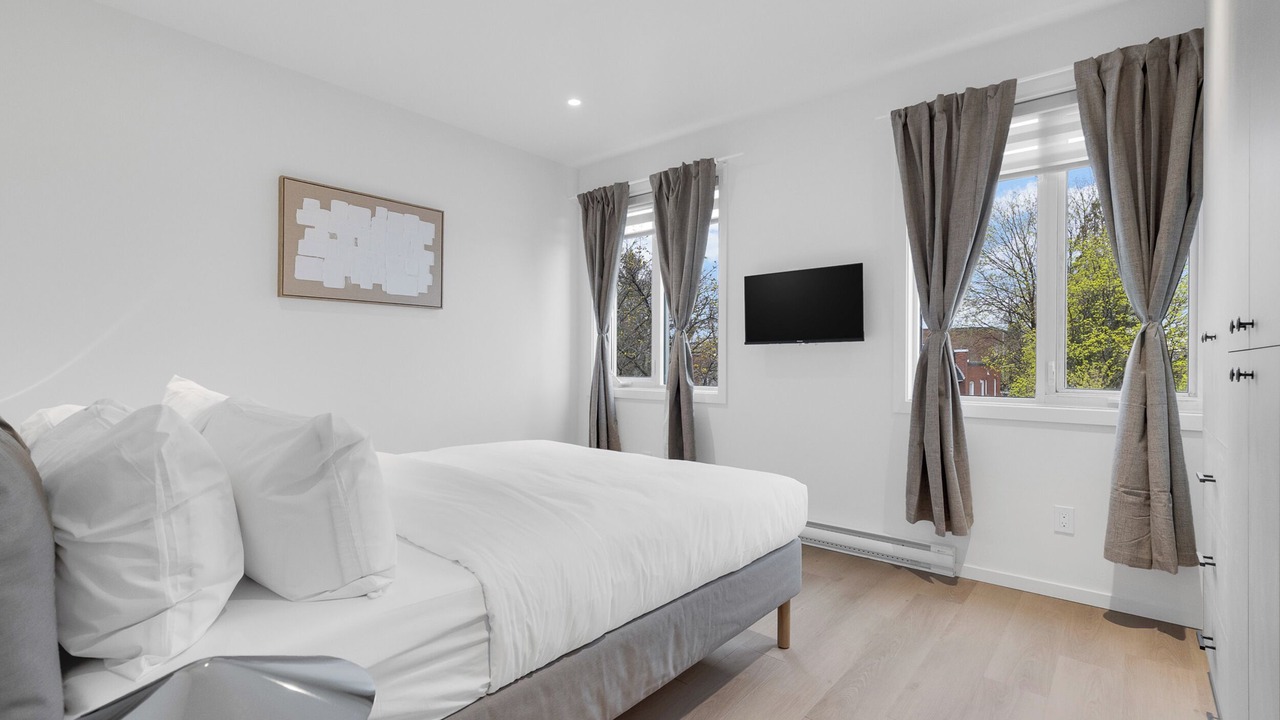 Photo of Bedroom in Cote-Des-Neiges—Notre-Dame-De-Grace