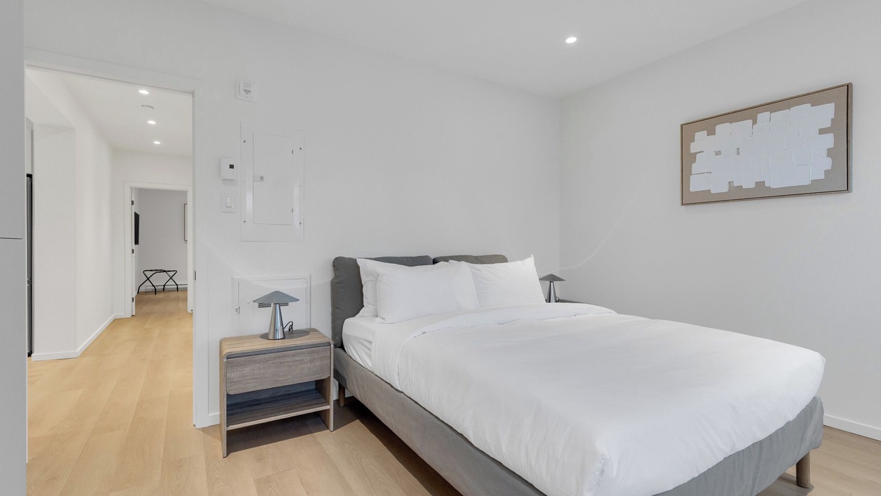 Photo of Bedroom in Cote-Des-Neiges—Notre-Dame-De-Grace