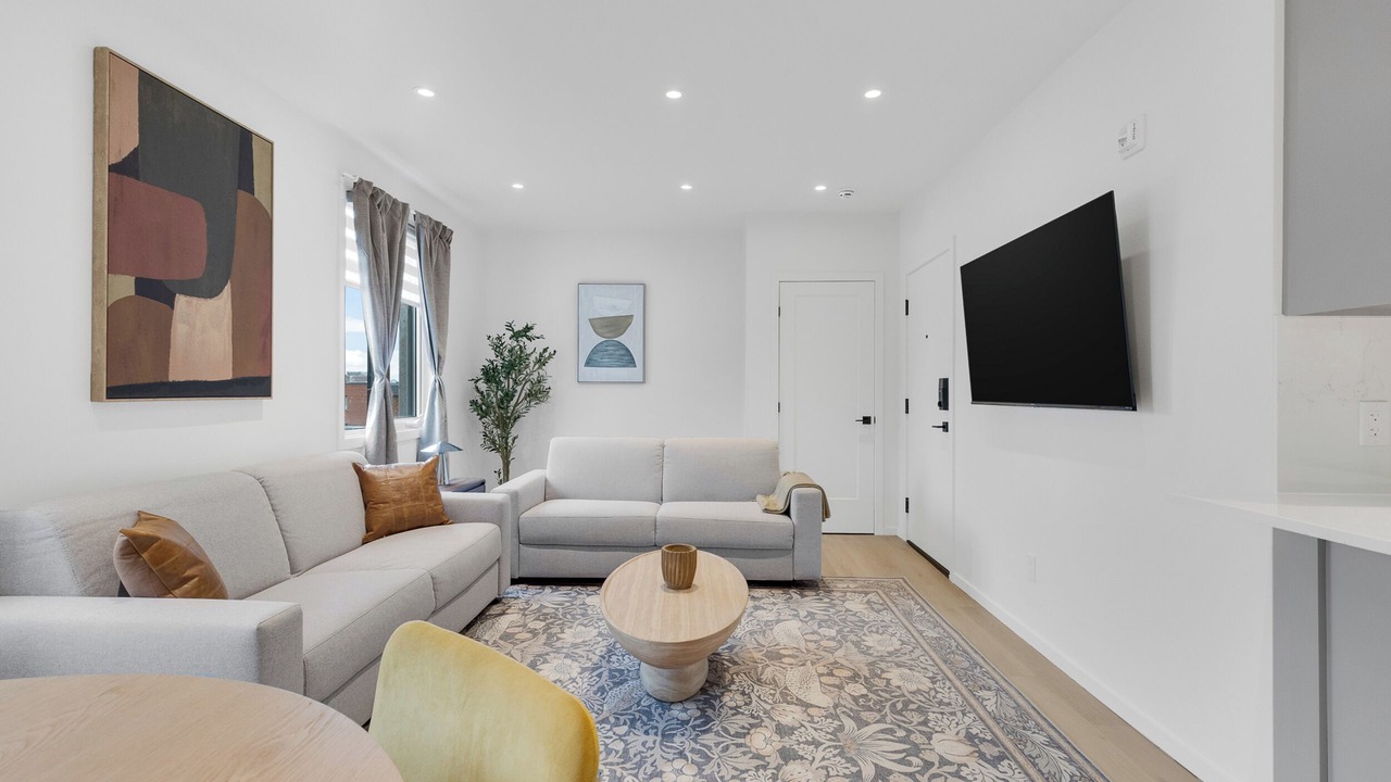 Photo of Bedroom in Cote-Des-Neiges—Notre-Dame-De-Grace
