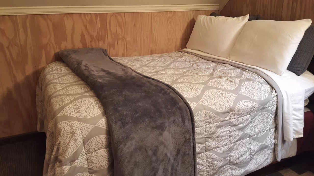 Photo of Bedroom in Flint
