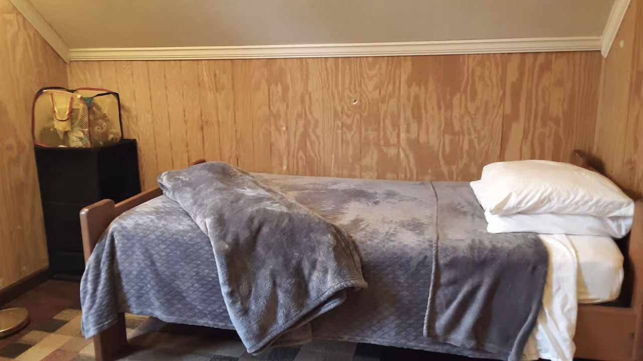 Photo of Bedroom in Flint