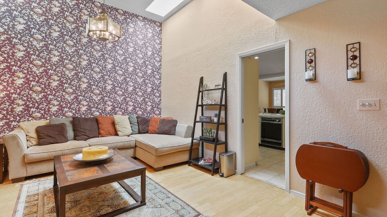 Photo of Bedroom in Thunderbird