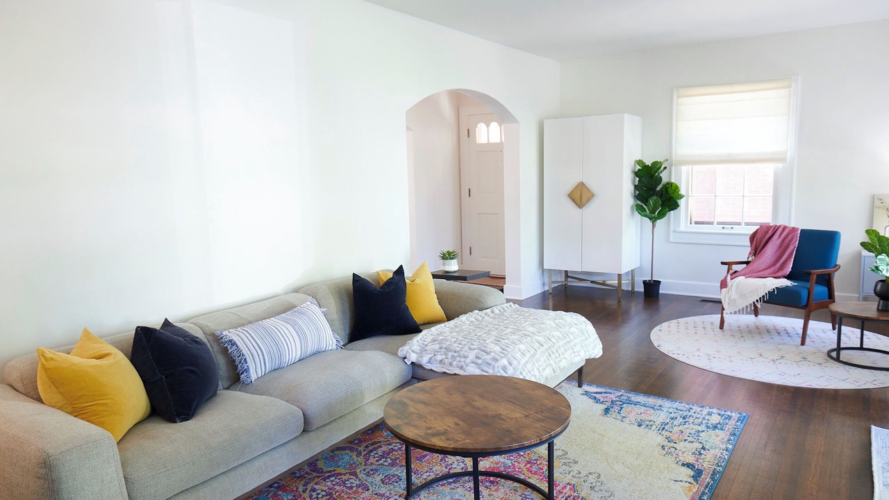Photo of Livingroom in Meridian-Kessler