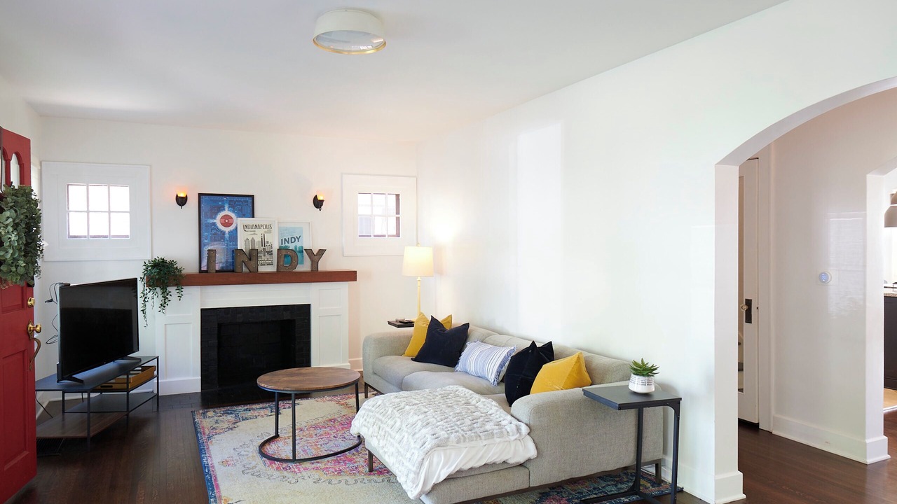 Photo of Livingroom in Meridian-Kessler