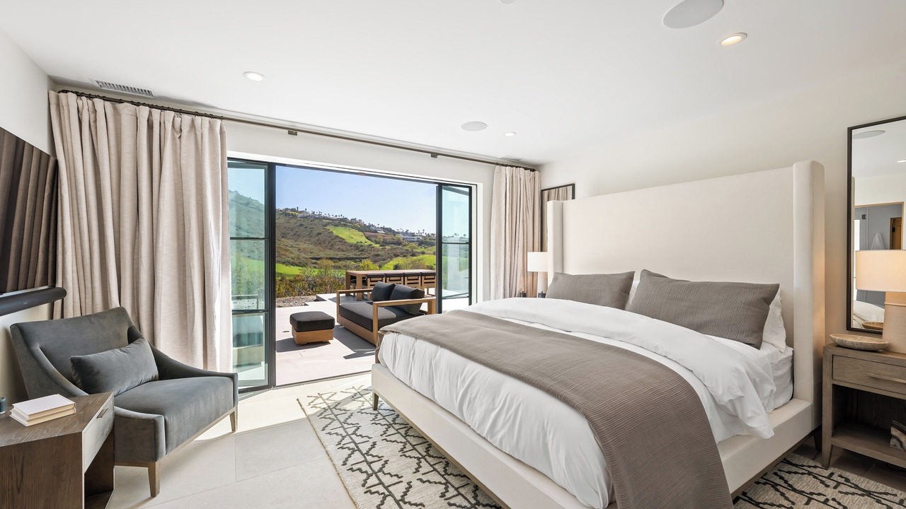 Photo of Bedroom in Western Malibu