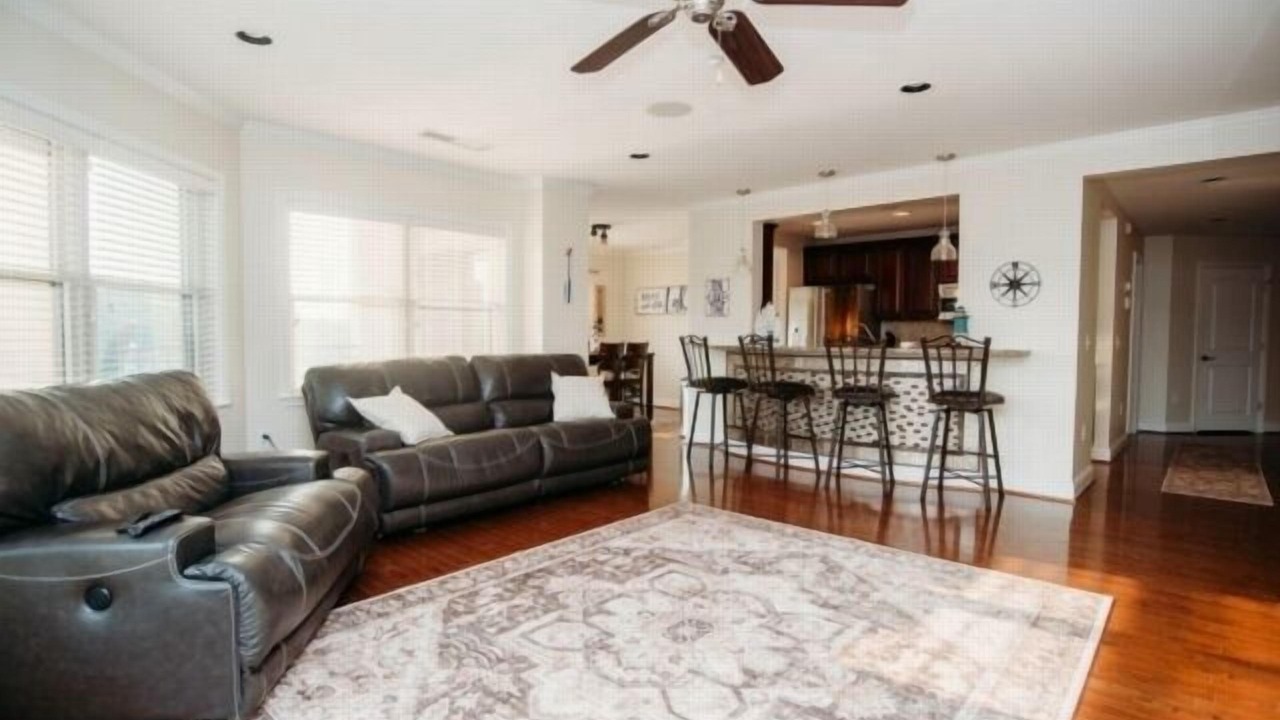 Photo of Livingroom in Westlake Corner