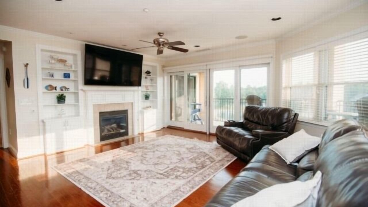Photo of Livingroom in Westlake Corner