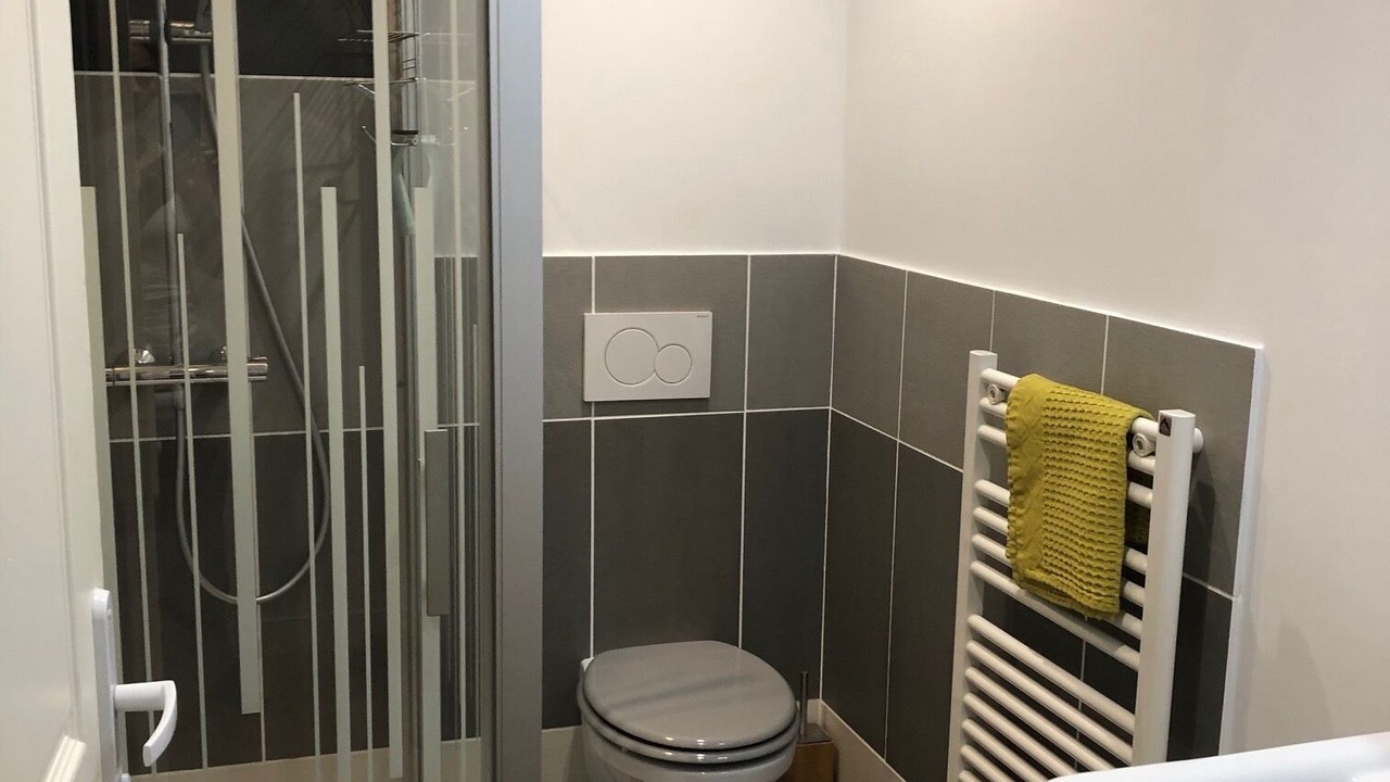 Photo of Bathroom in Ars-sur-Formans