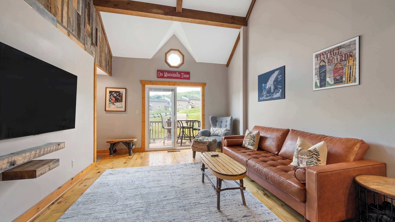Photo of Livingroom in Ellicottville