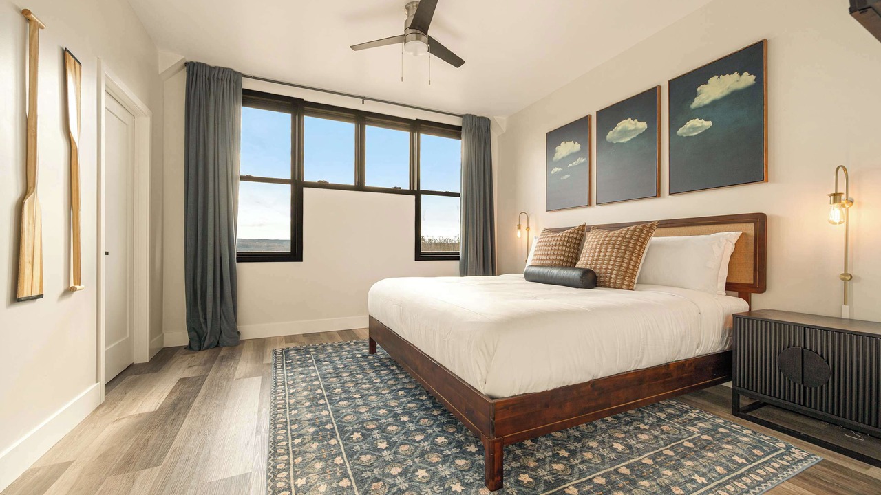 Photo of Bedroom in Lansing