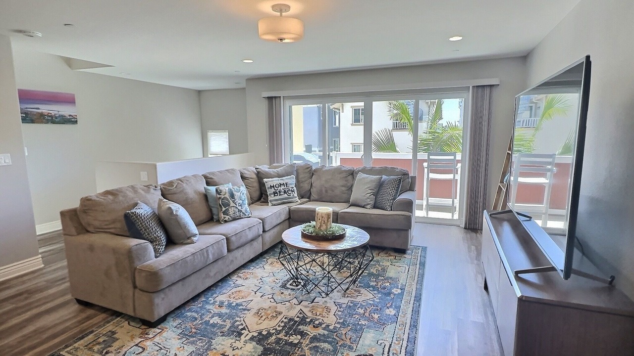 Photo of Livingroom in Downtown