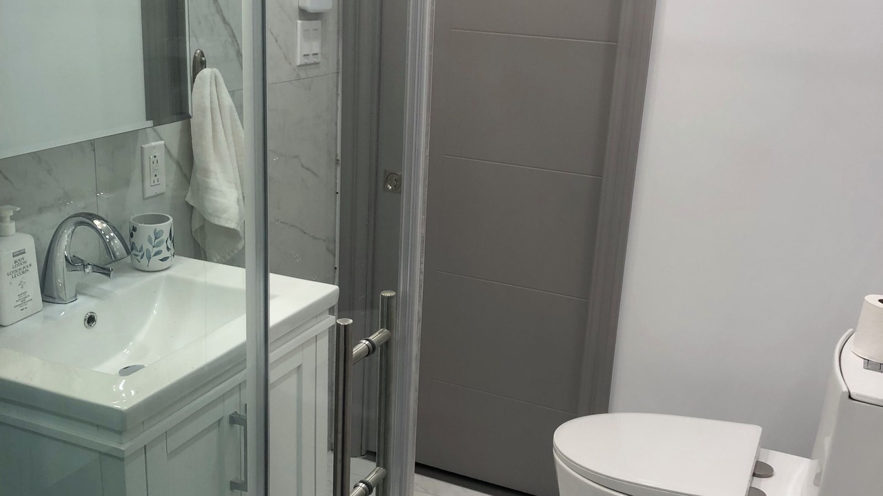 Photo of Bathroom in Laval