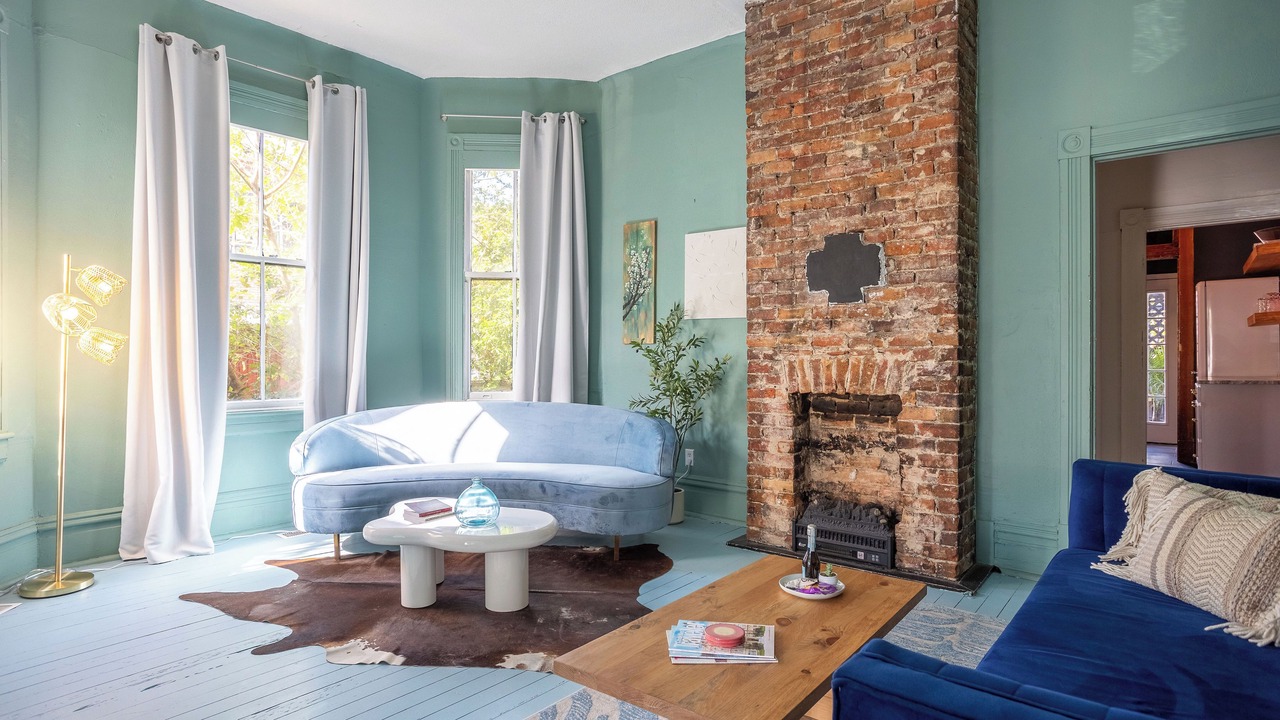 Photo of Livingroom in Thomas Square