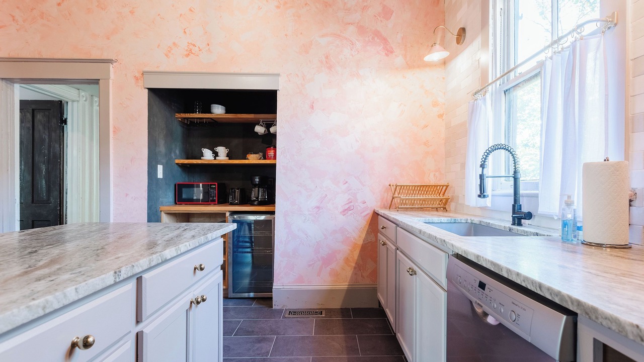 Photo of Kitchen in Thomas Square