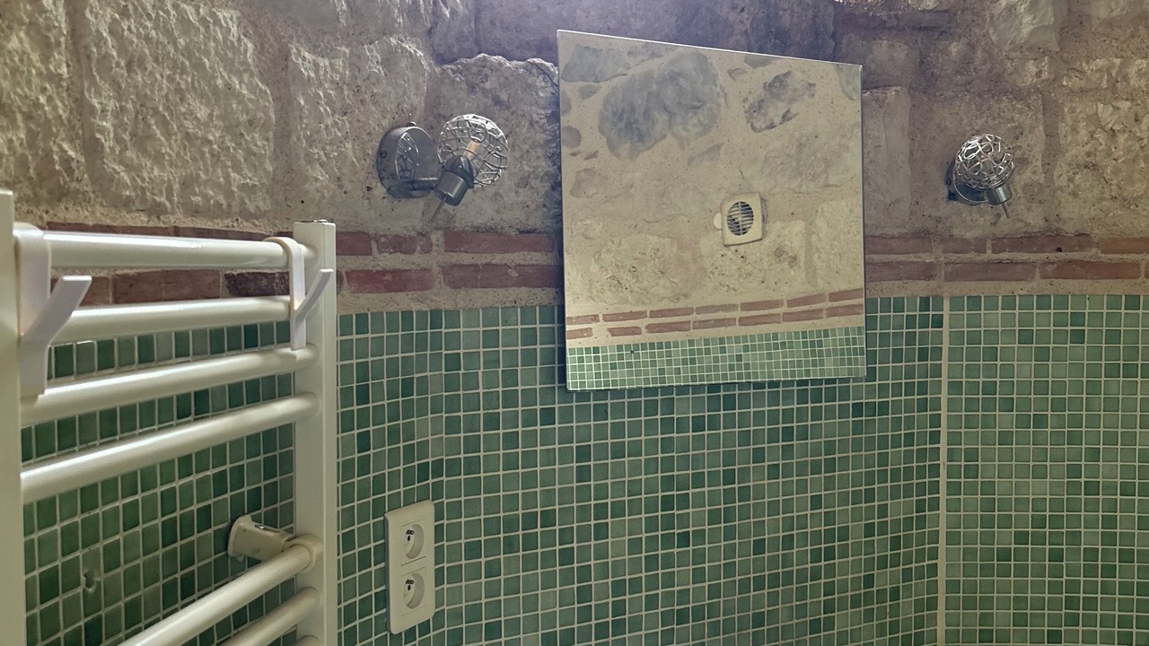 Photo of Bathroom in Dolmayrac