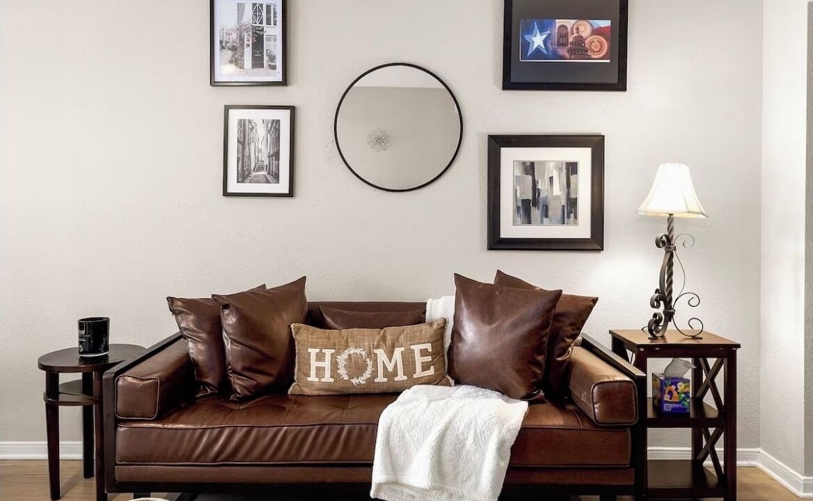 Photo of Livingroom in Pleasant Valley
