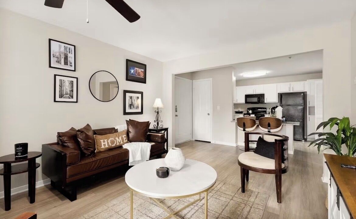 Photo of Livingroom in Pleasant Valley