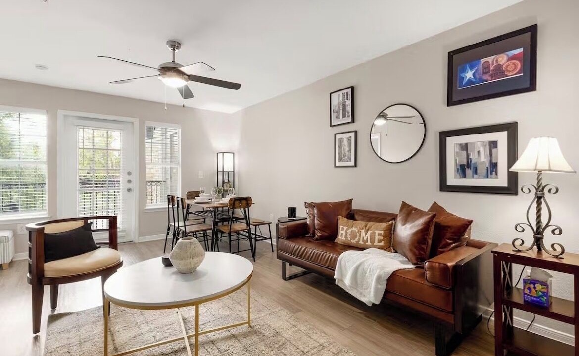 Photo of Livingroom in Pleasant Valley