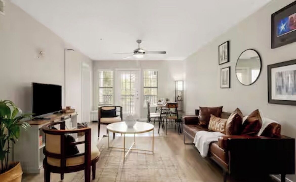 Photo of Livingroom in Pleasant Valley
