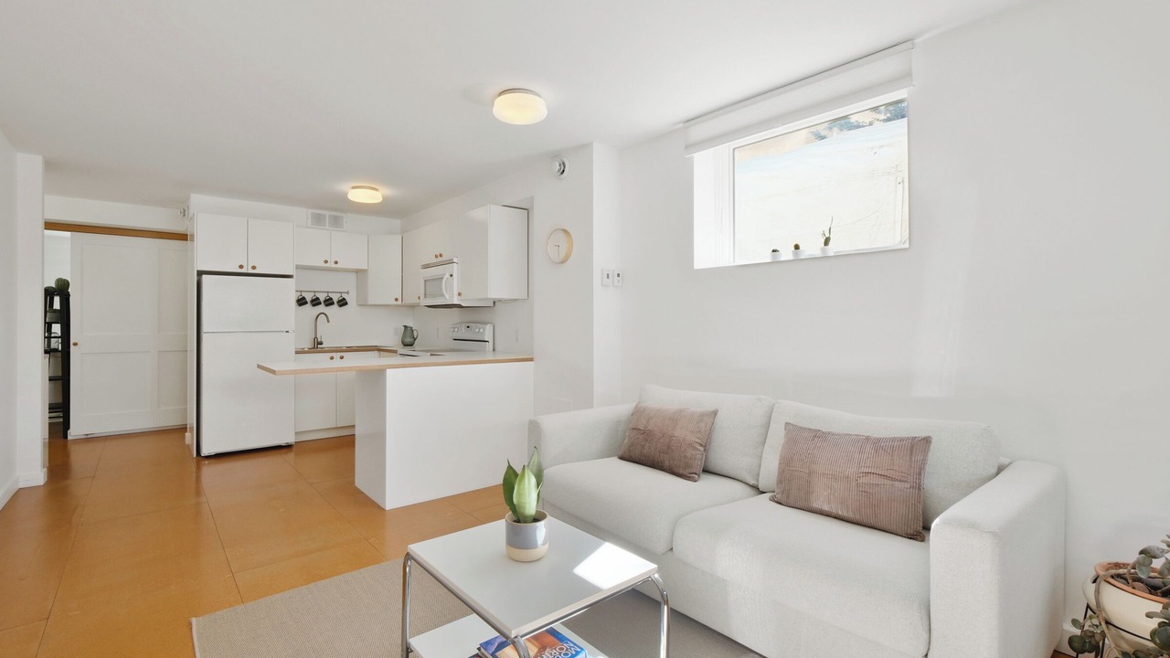 Photo of Livingroom in Hintonburg