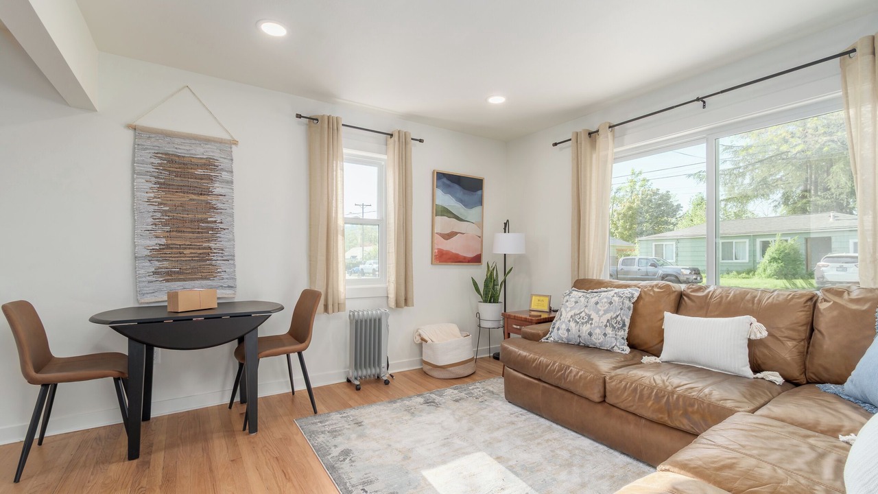 Photo of Livingroom in Southeast Eugene
