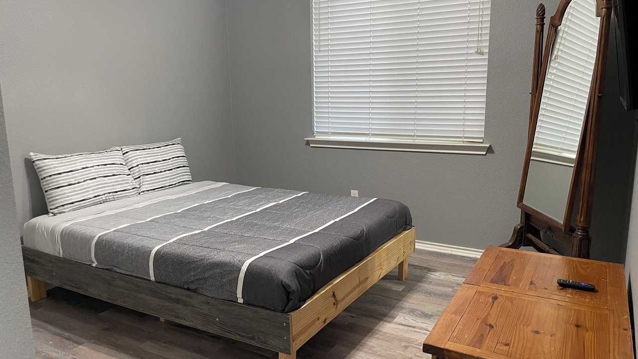 Photo of Bedroom in Far North Central