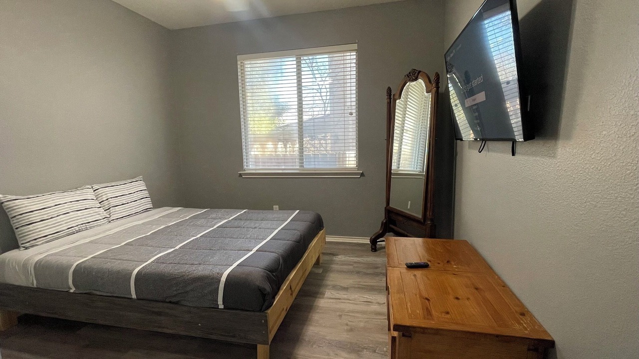 Photo of Bedroom in Far North Central