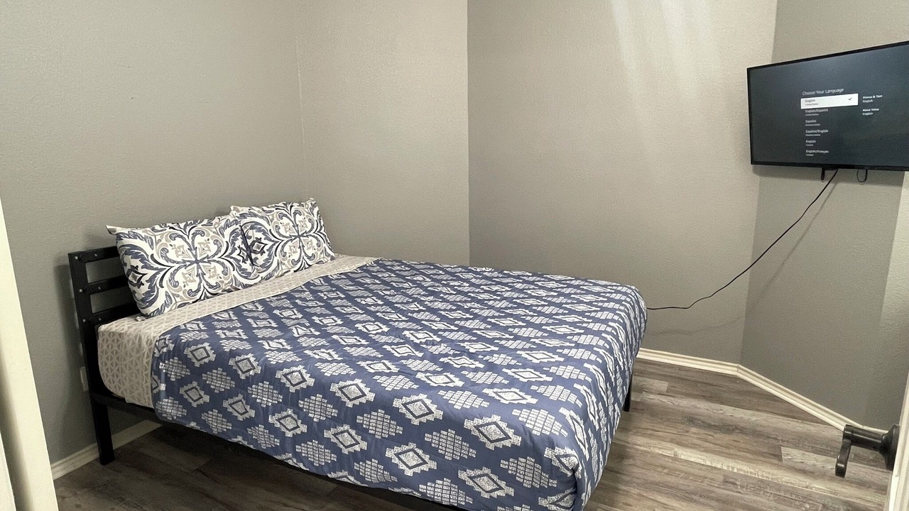 Photo of Bedroom in Far North Central
