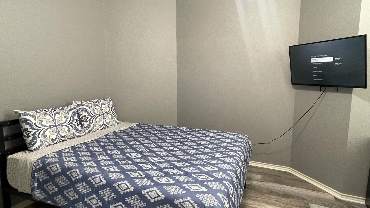 Photo of Bedroom in Far North Central