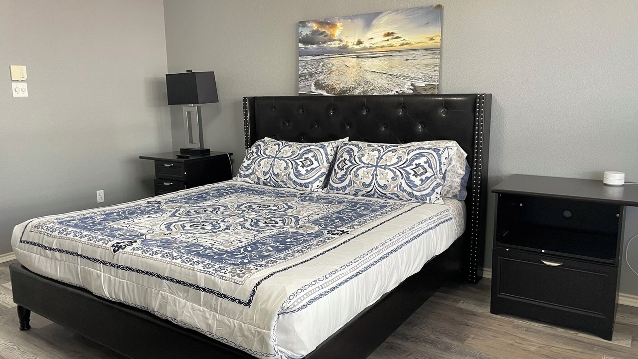 Photo of Bedroom in Far North Central