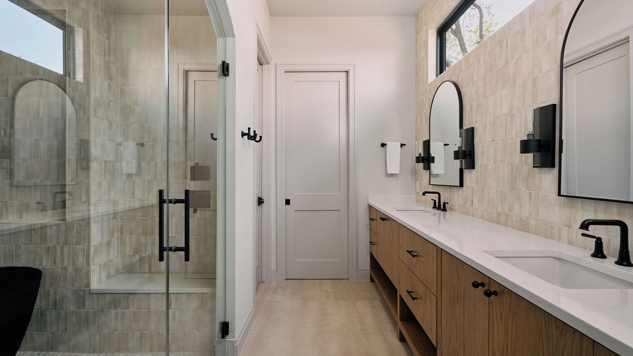 Photo of Bathroom in Govalle