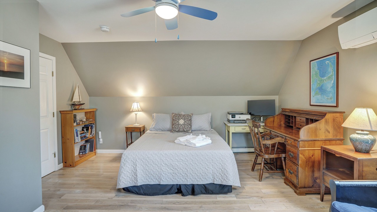 Photo of Bedroom in Lagoon Heights