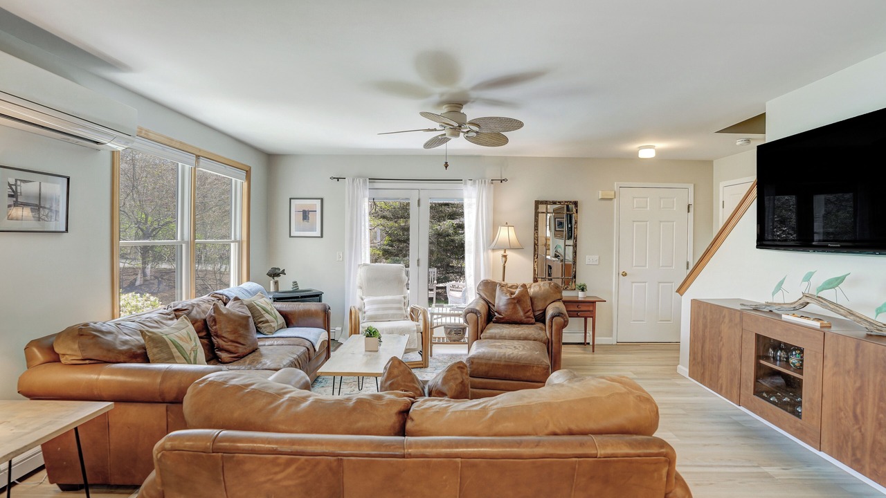 Photo of Livingroom in Lagoon Heights