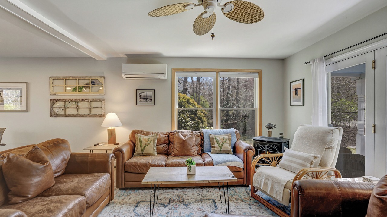 Photo of Livingroom in Lagoon Heights