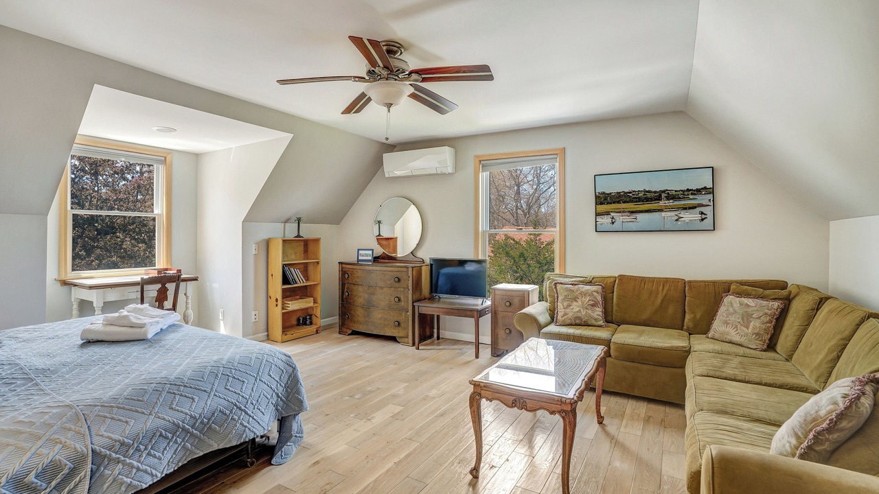 Photo of Bedroom in Lagoon Heights