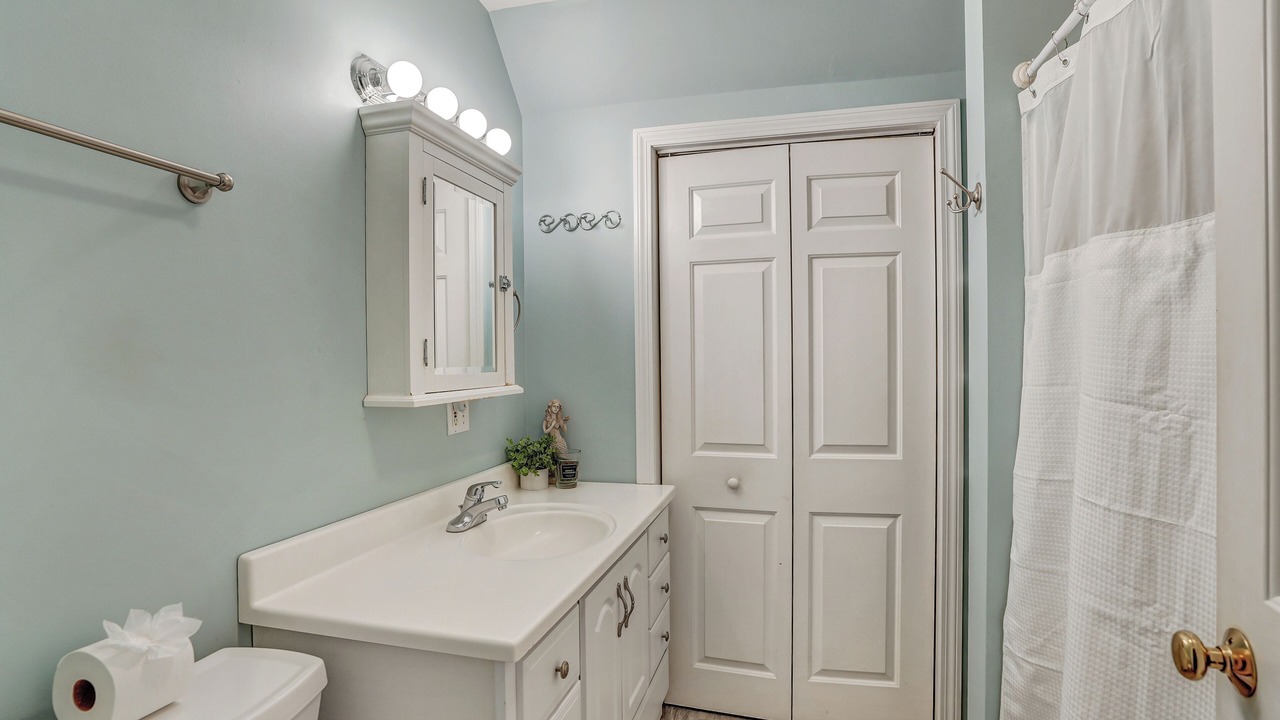 Photo of Bathroom in Lagoon Heights