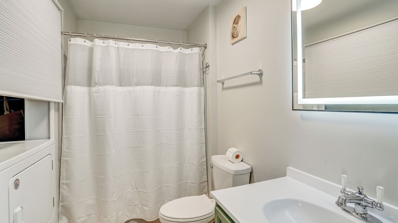 Photo of Bathroom in Lagoon Heights