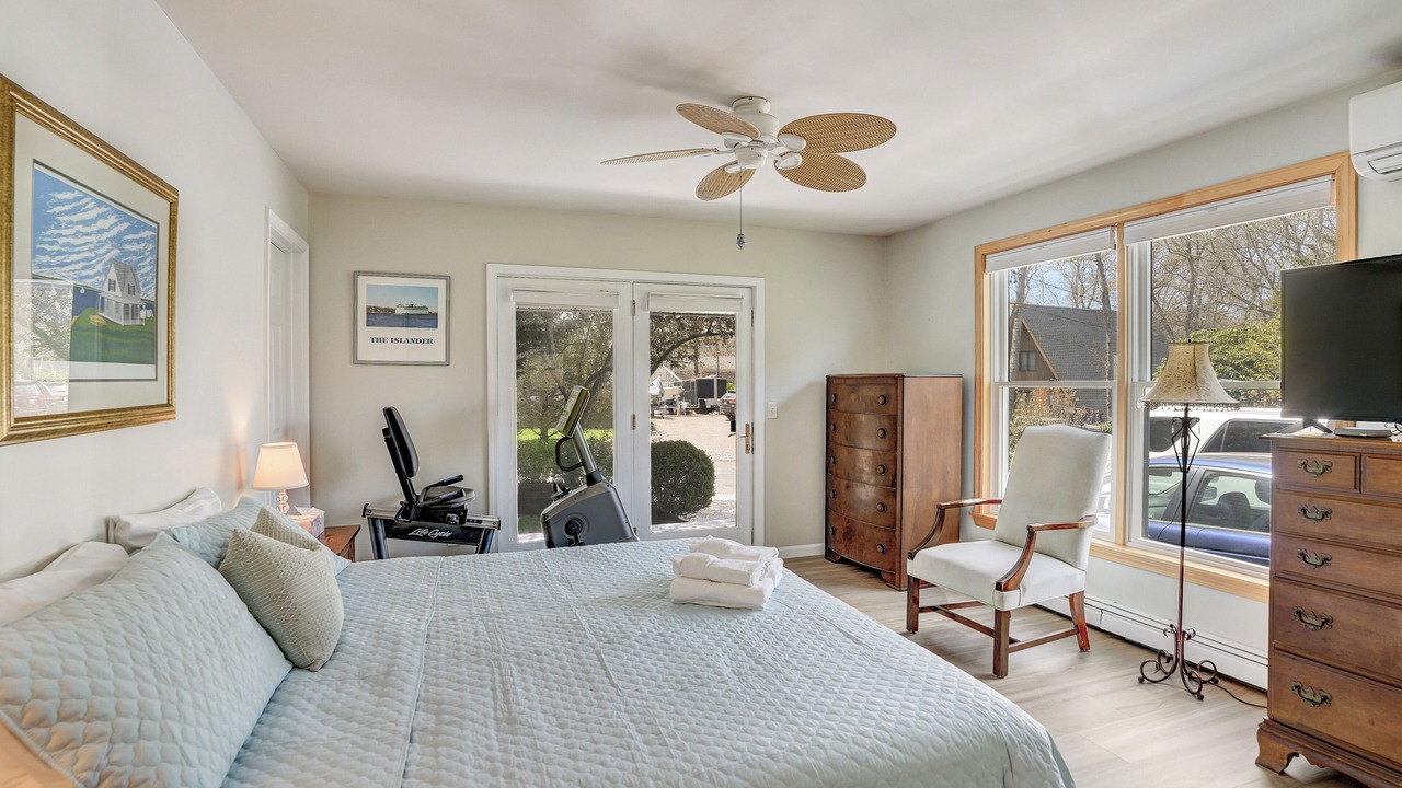 Photo of Bedroom in Lagoon Heights