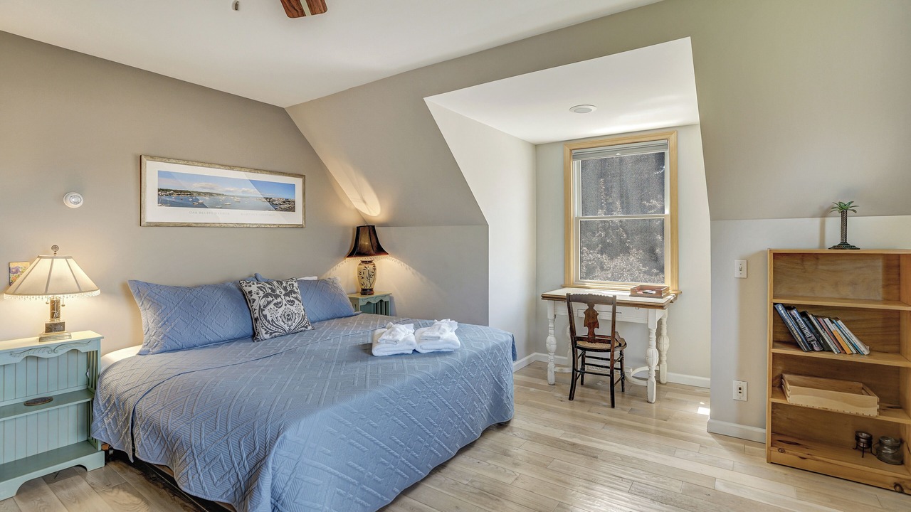Photo of Bedroom in Lagoon Heights