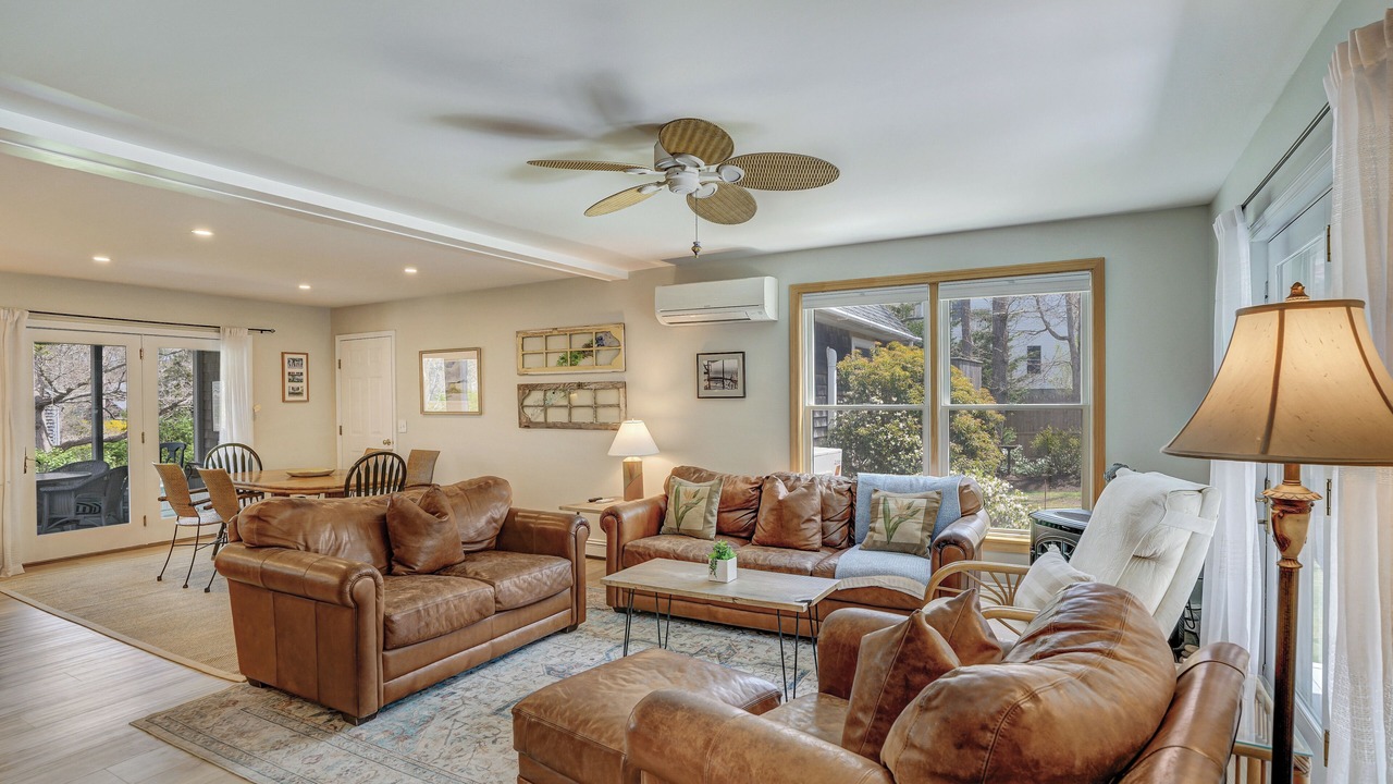 Photo of Livingroom in Lagoon Heights