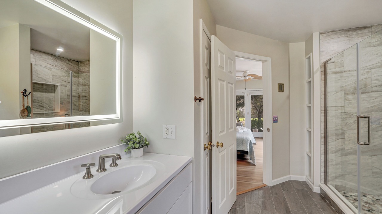 Photo of Bathroom in Lagoon Heights