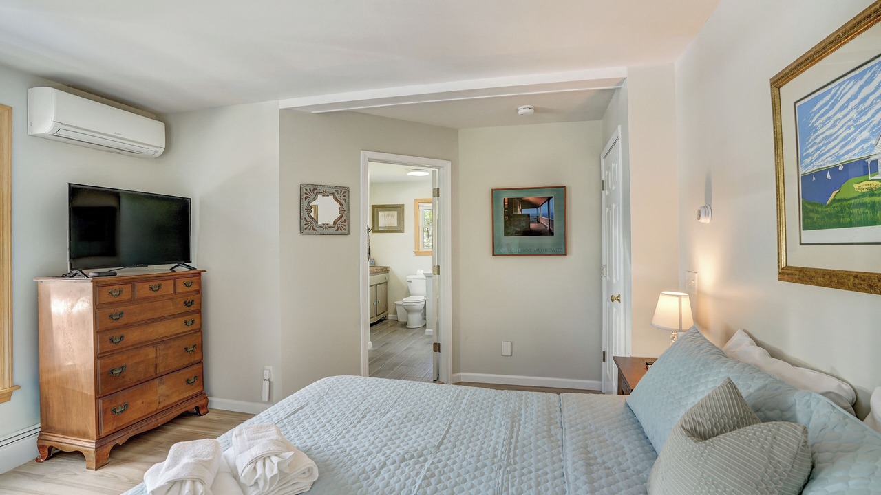 Photo of Bedroom in Lagoon Heights