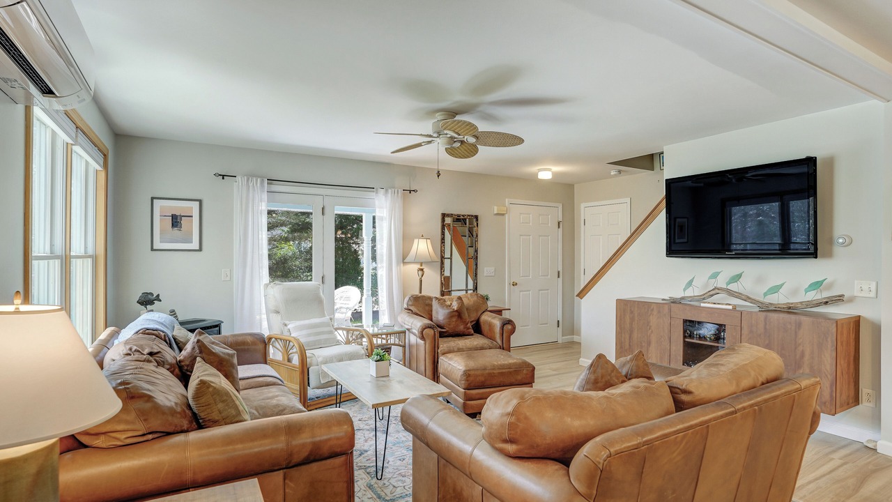 Photo of Livingroom in Lagoon Heights