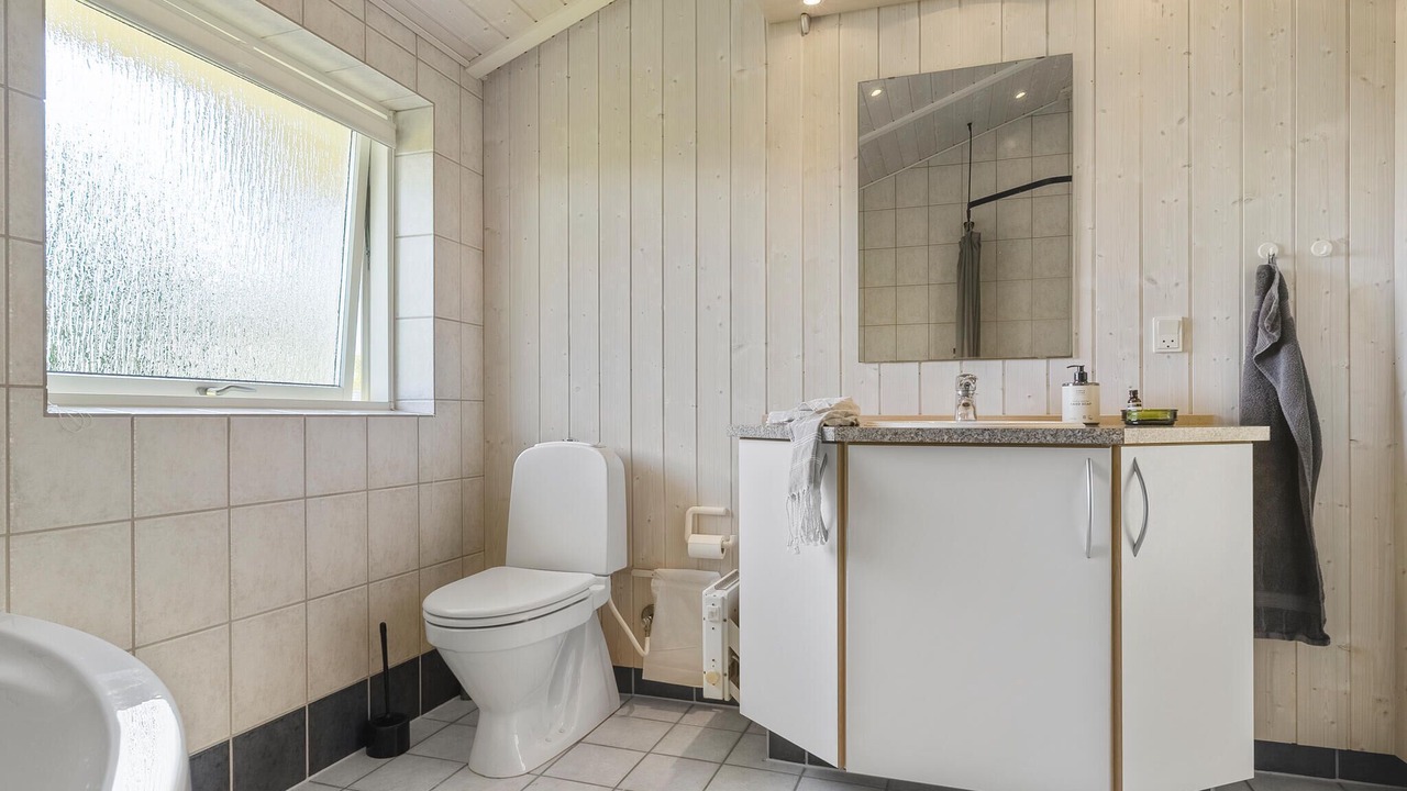 Photo of Bathroom in Flovt Strand