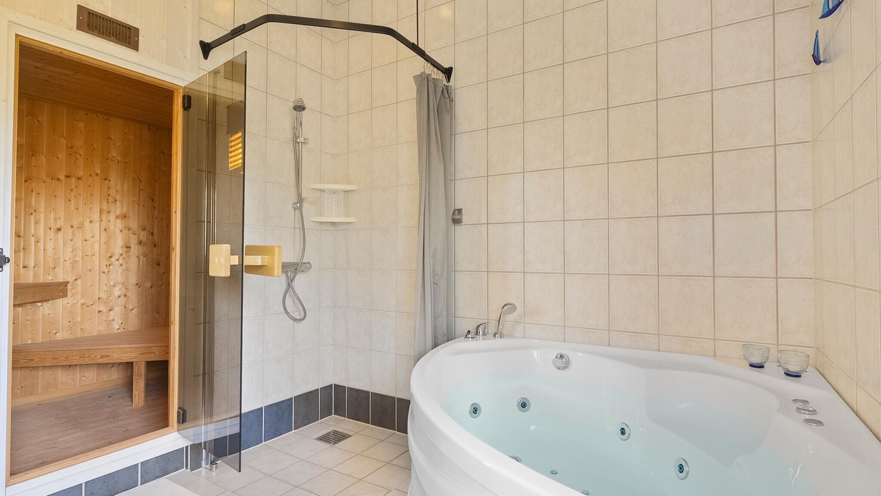 Photo of Bathroom in Flovt Strand