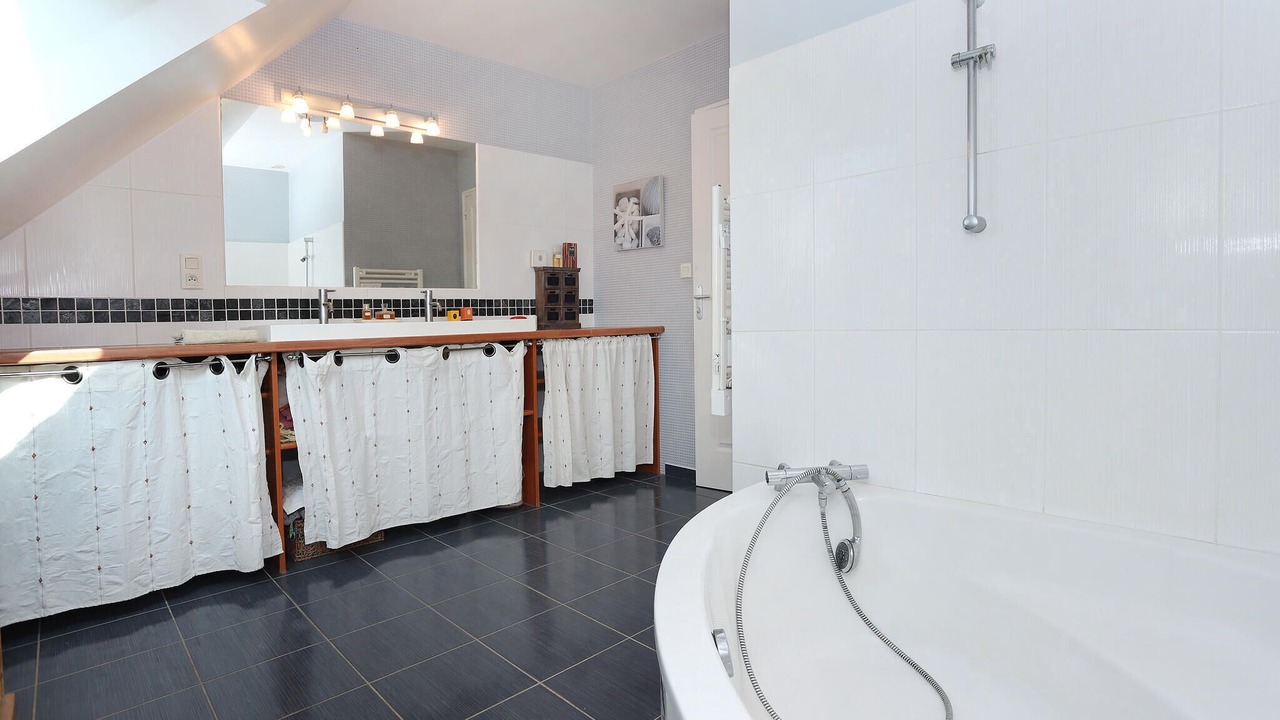 Photo of Bathroom in Montreuil-sous-Perouse