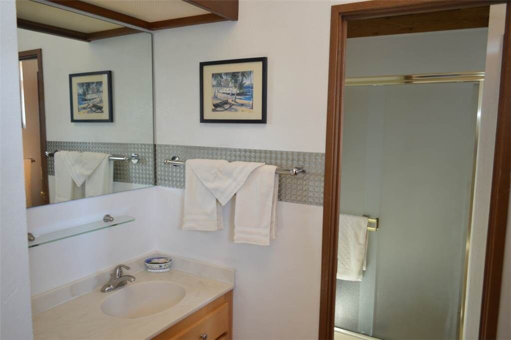 Photo of Bathroom in Francolin Place