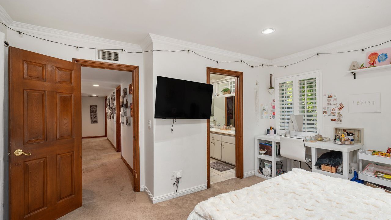 Photo of Bedroom in Woodland Hills