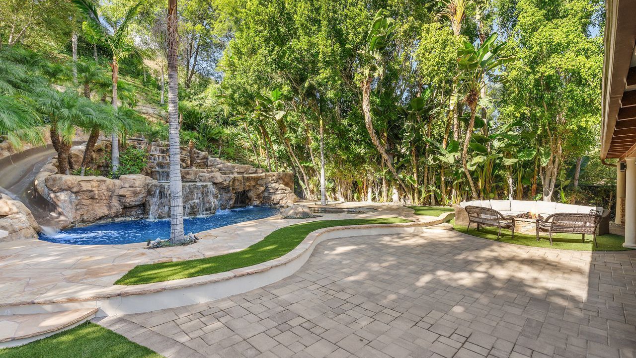 Photo of Patio Balcony in Woodland Hills