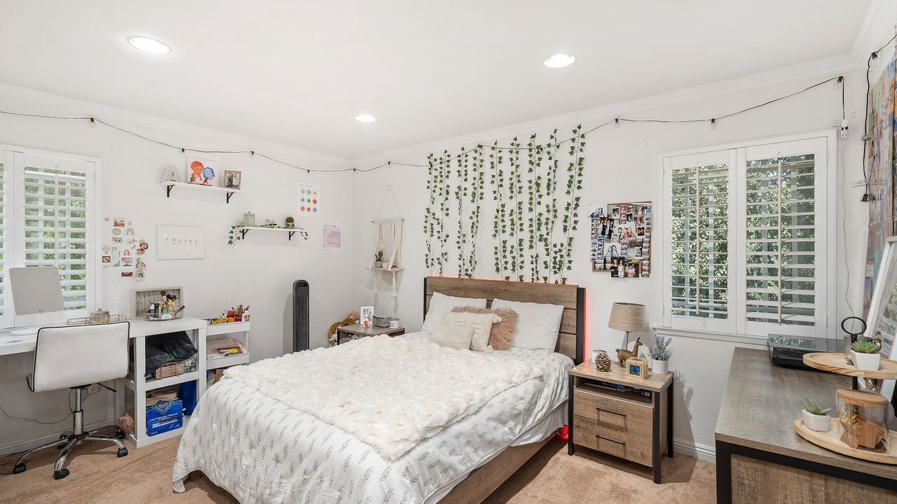 Photo of Bedroom in Woodland Hills